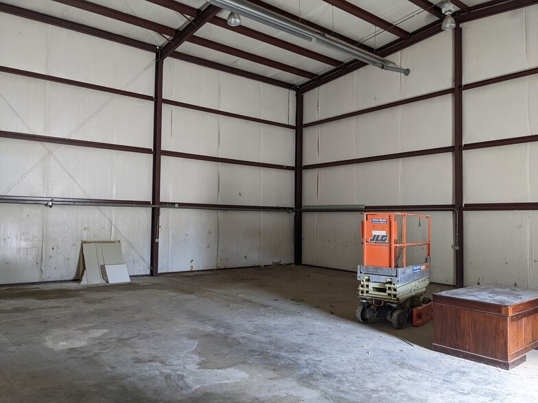 More Photos Of 890 Mt. Zion Rd, Shreveport Warehouse For Sale