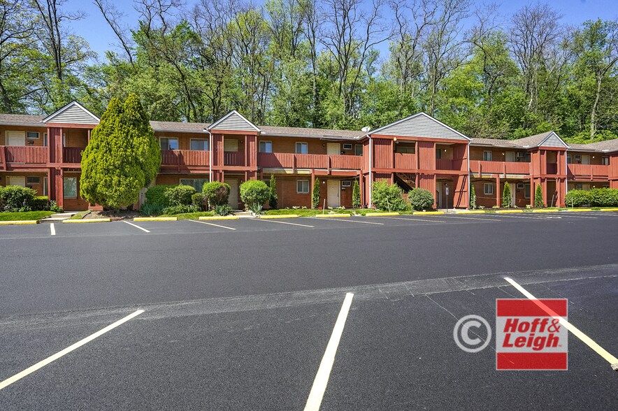 More Photos Of 2323 Newton St, Akron Apartments For Sale