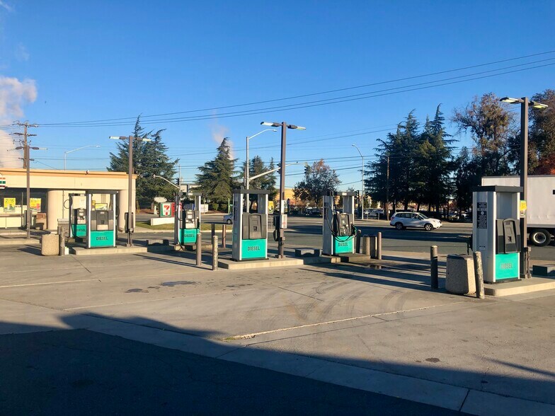 More Photos Of 3520 Pacheco Blvd, Martinez Service Station For Sale