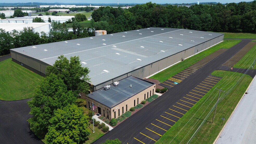 More Photos Of 60 Grumbacher Rd, York Warehouse For Lease