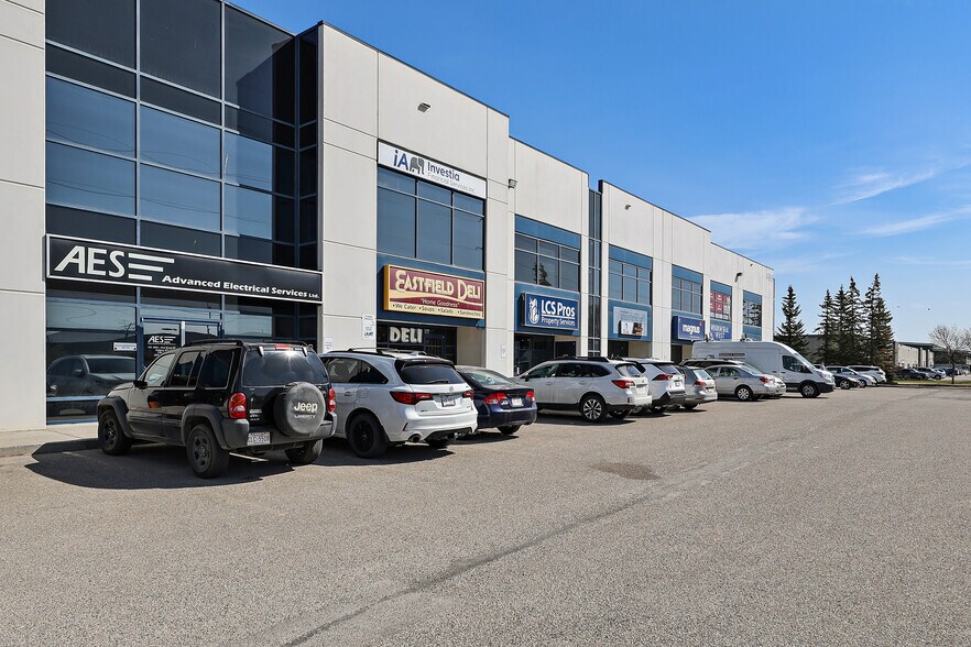 More Photos Of 4999 43rd St SE, Calgary Light Distribution For Sale