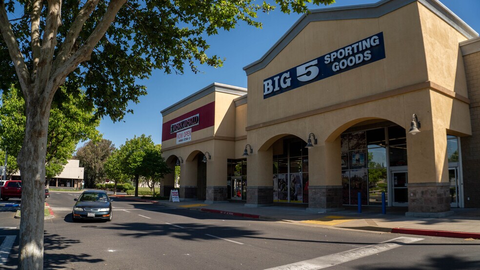 More Photos Of 1742-1746 W Olive Ave, Merced Storefront For Sale