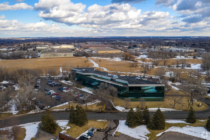 More Photos Of 7100 Northland Cir N, Brooklyn Park Office For Lease