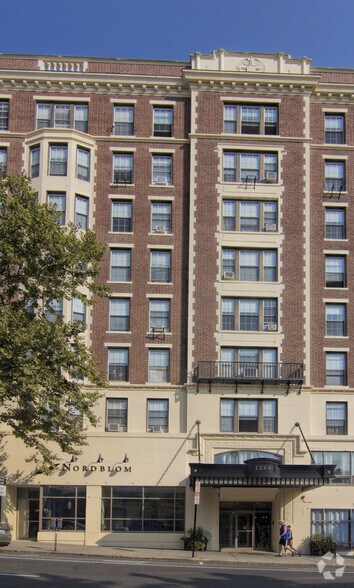 More Photos Of 1284 Beacon St, Brookline Apartments For Lease