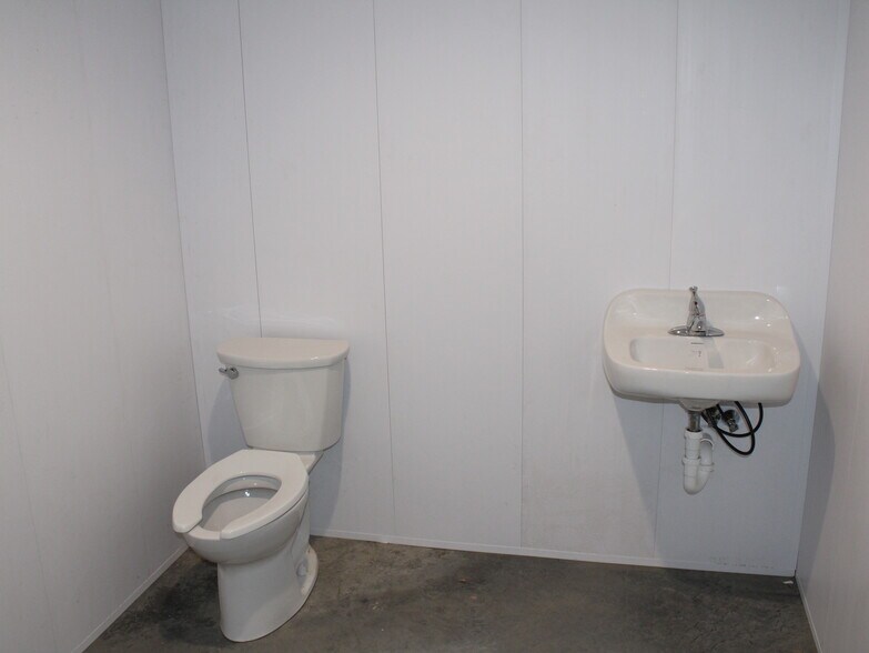 More Photos Of N5016 County Road V, Fond Du Lac Self Storage For Sale