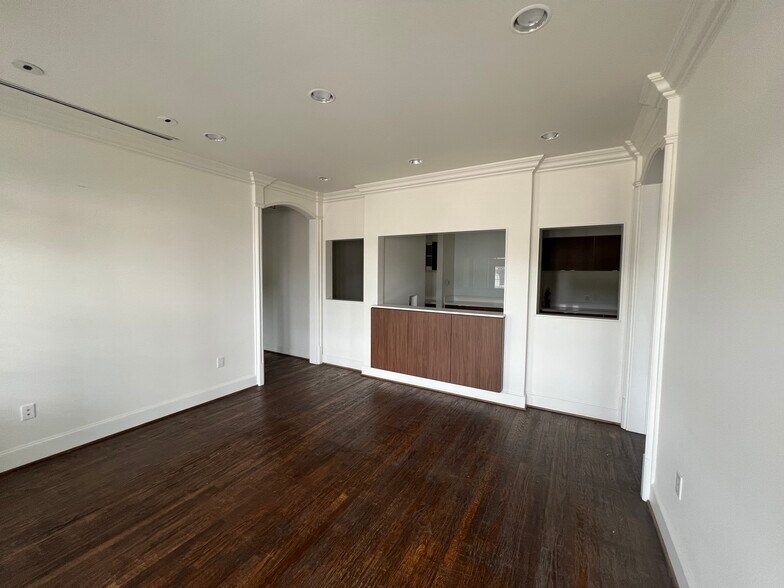 More Photos Of 7520 N MacArthur Blvd, Irving Medical For Sale