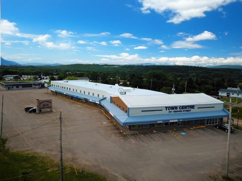 More Photos Of 811 Reeves St, Port Hawkesbury Flex For Lease