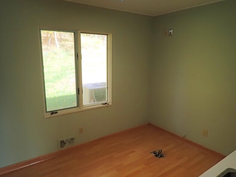 More Photos Of 6133 Big Tree Rd, Livonia Medical For Lease