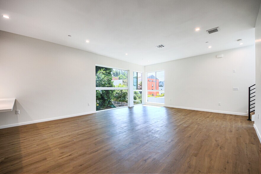 More Photos Of 2129 Aaron St, Los Angeles Apartments For Sale