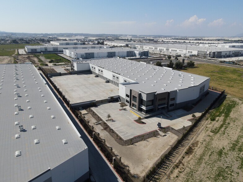 More Photos Of 3175 Wilson Ave, Perris Warehouse For Lease