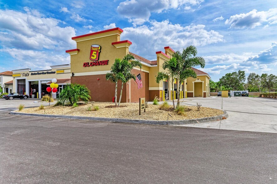 Primary Photo Of 14956 S Tamiami Trl, North Port Auto Repair For Sale