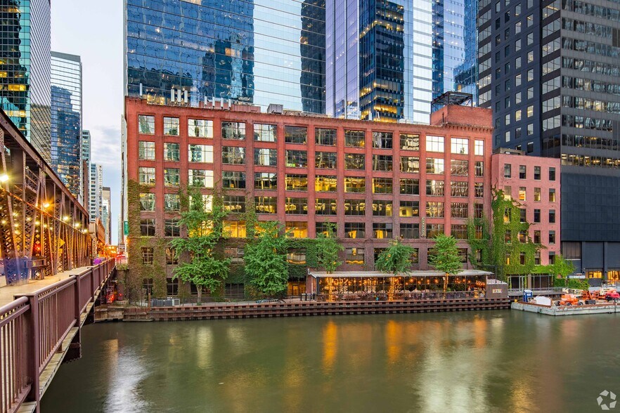 More Photos Of 180 N Wacker Dr, Chicago Loft Creative Space For Lease