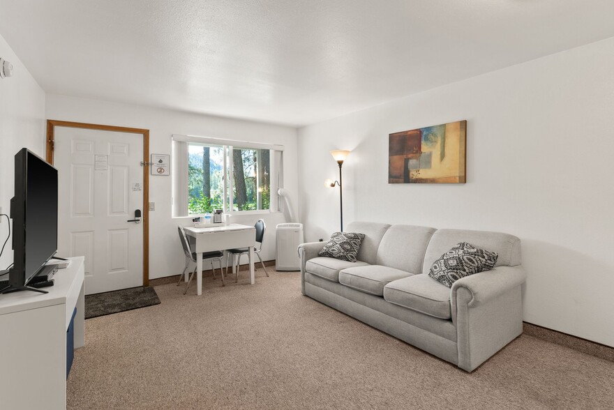 More Photos Of 8612 Washington 31 Hwy, Metaline Hotel For Sale