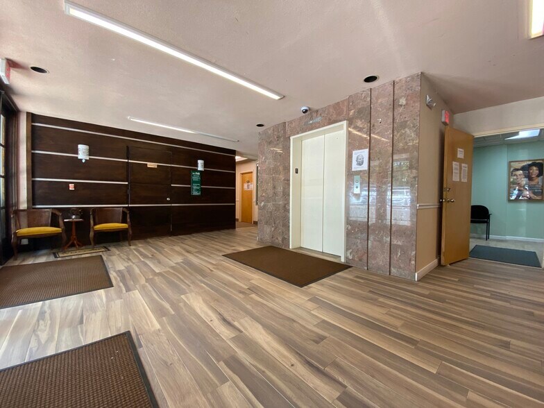 More Photos Of 521 Hauppauge Rd, Hauppauge Medical For Sale