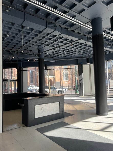 More Photos Of 499 S Warren St, Syracuse Medical For Lease