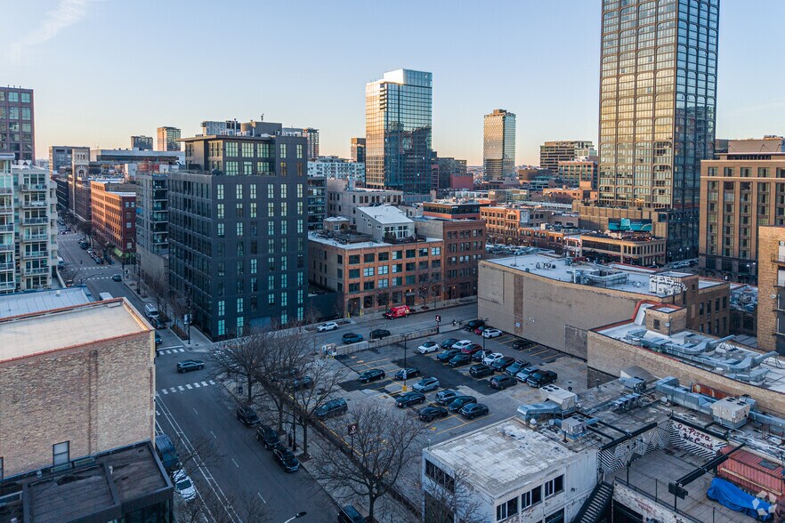 More Photos Of 110 N Peoria St, Chicago Apartments For Lease