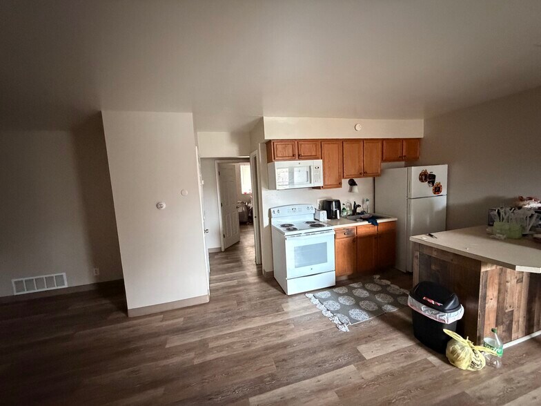 More Photos Of 685 Sherman St, Akron Apartments For Sale