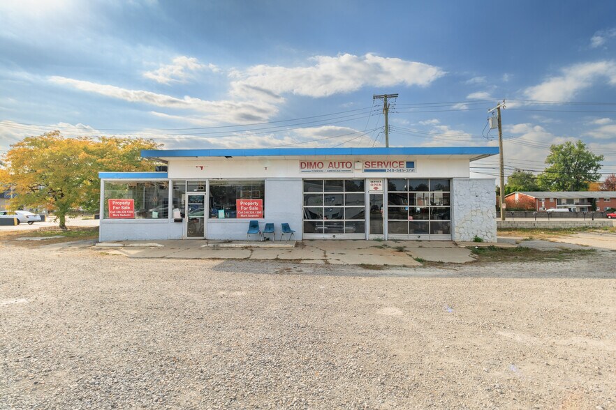 More Photos Of 1005 N Main St, Royal Oak Service Station For Sale