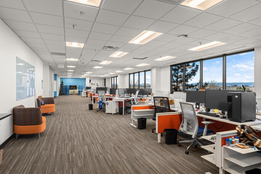 More Photos Of 3131 S vaughn Way, Aurora Unknown For Lease