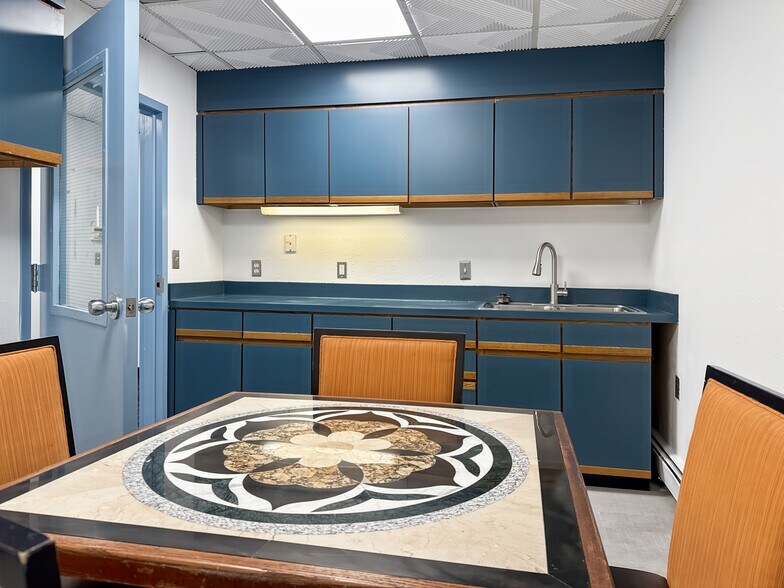 More Photos Of 6450 Farmington Rd, West Bloomfield Coworking Space