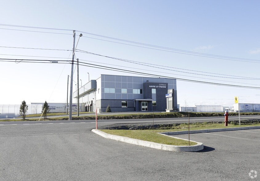 More Photos Of 1390 Boul Lionel-Boulet, Varennes Truck Terminal For Lease