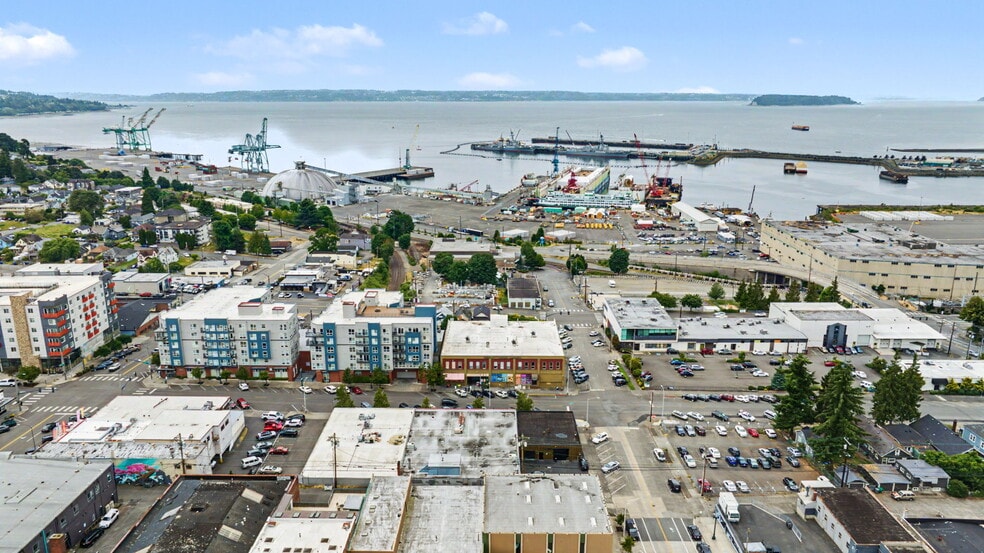 More Photos Of 2803-2809 Grand Ave, Everett Light Manufacturing For Sale