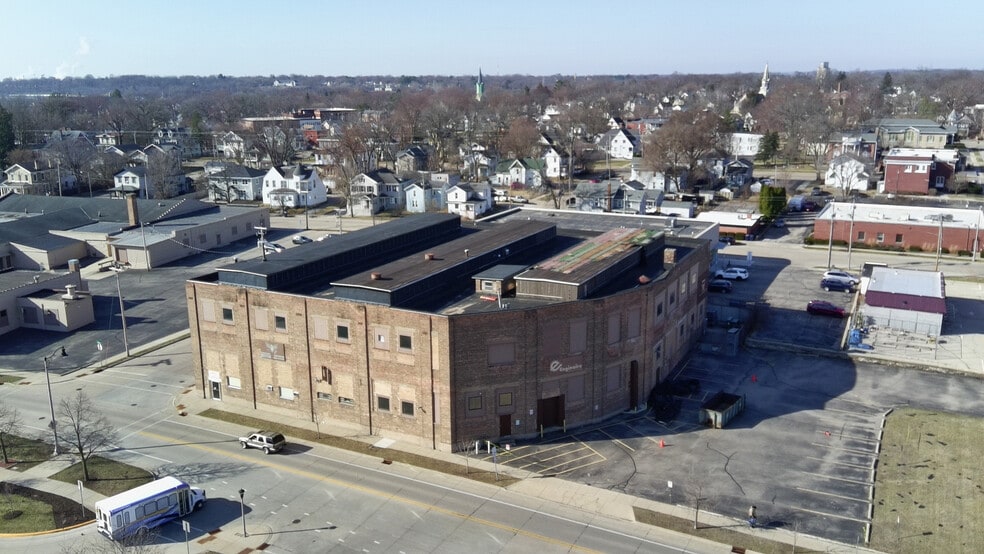 More Photos Of 122 S River St, Janesville Industrial For Sale