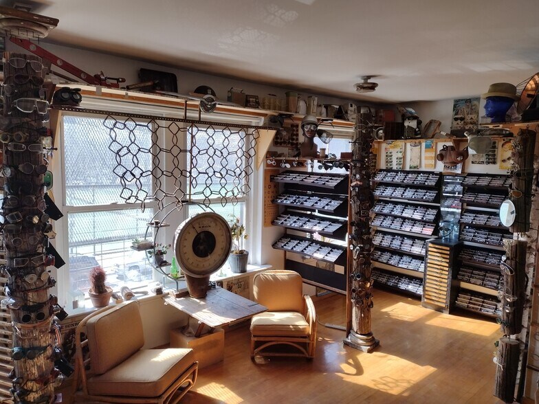 More Photos Of 71 Montrose Ave, Brooklyn Warehouse For Sale