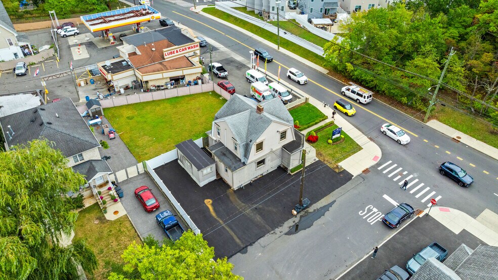 More Photos Of 6939 Amboy Rd, Staten Island Office For Lease
