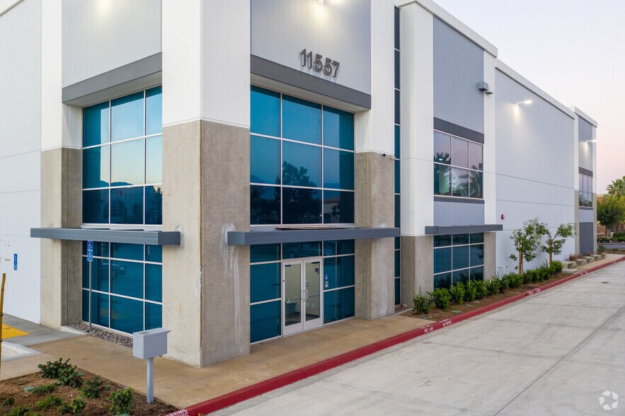 More Photos Of 11557 Foothill Blvd, Rancho Cucamonga Warehouse For Lease