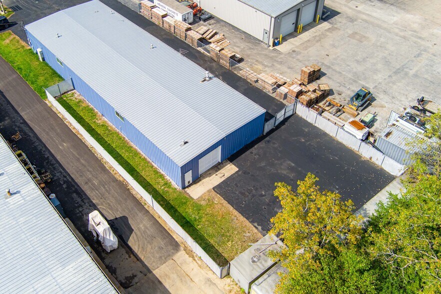 More Photos Of 560 S River St, Batavia Warehouse For Sale