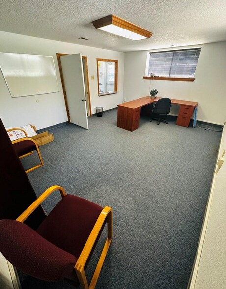 More Photos Of 169 Carol Dr, Pollok Flex For Sale