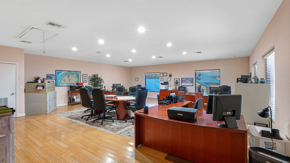 More Photos Of 113 S Valrico Rd, Valrico Carwash For Sale