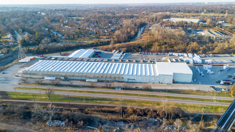 More Photos Of 9215 Riverview Dr, Saint Louis Manufacturing For Lease