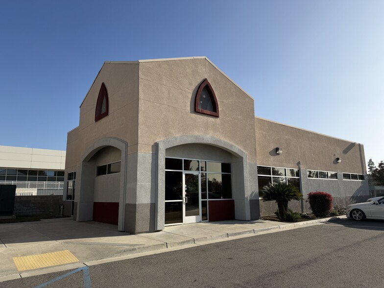 Primary Photo Of 9879 Camino Media, Bakersfield Office For Lease
