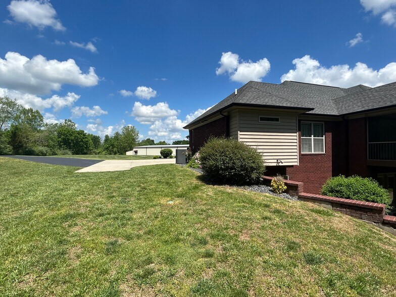 More Photos Of 13002 Indiana 60, Memphis Warehouse For Sale