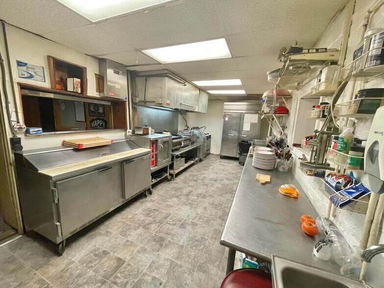 More Photos Of 1145 Lafayette Ave, Terre Haute Restaurant For Sale