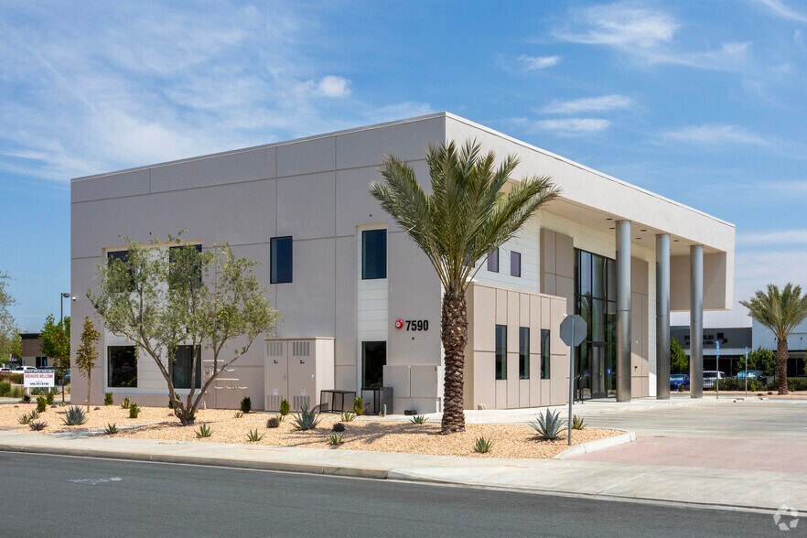 More Photos Of 7590 N Colonial Ave, Fresno Medical For Lease
