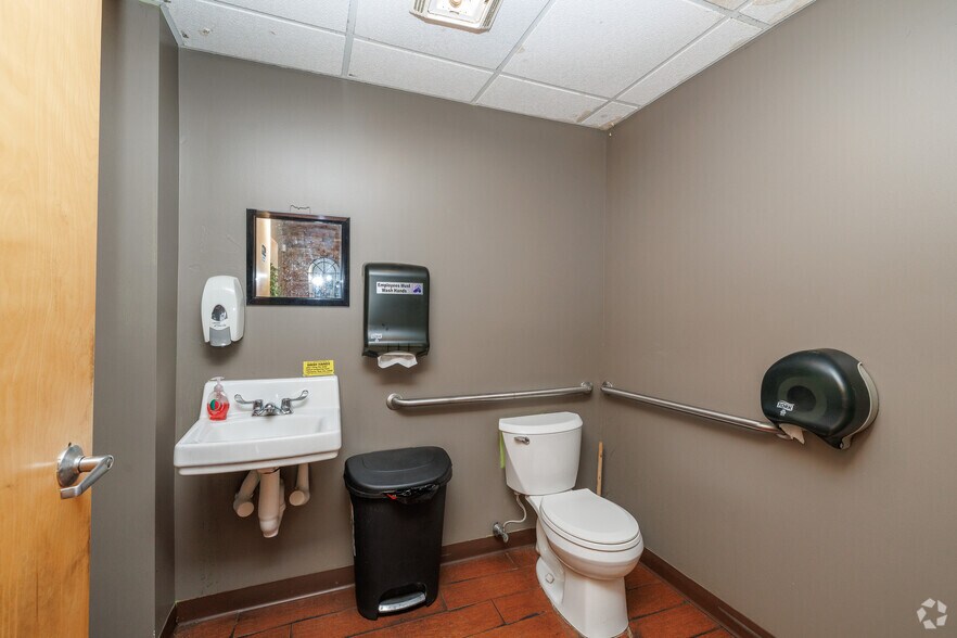 More Photos Of 136 Washington St, Binghamton Multifamily For Sale