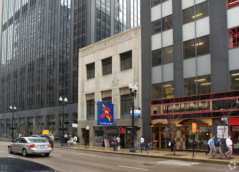 More Photos Of 175 W Washington St, Chicago Office For Sale