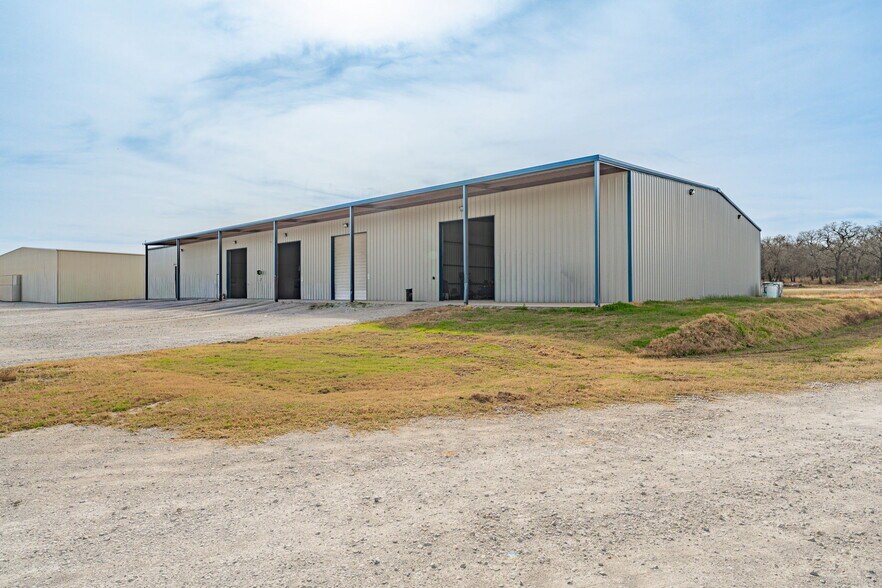 More Photos Of 4610 E Highway 199, Springtown General Retail For Sale