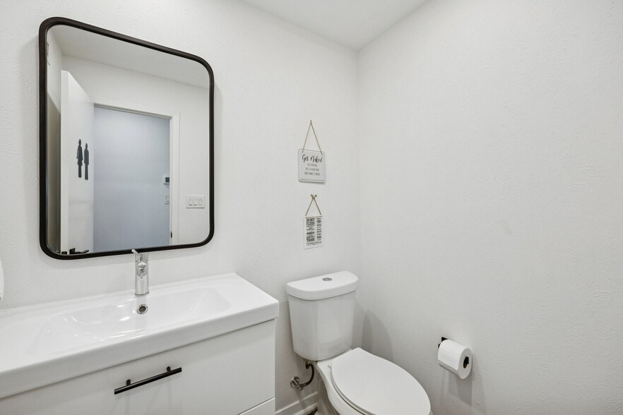 More Photos Of 10130 Billy Mitchell, McKinney Specialty For Sale