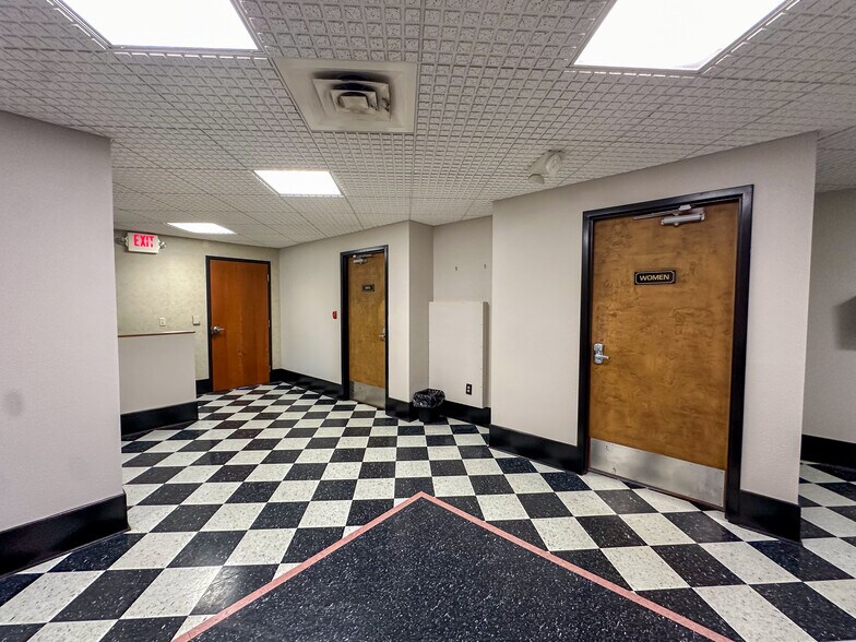 More Photos Of 600 3rd St N, La Crosse Office For Lease
