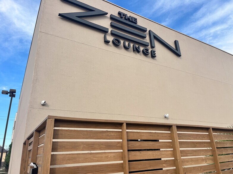 More Photos Of 5316 Washington Ave, Houston Bar For Lease