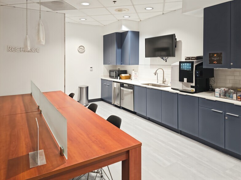 More Photos Of 5 Centerpointe Dr, Lake Oswego Coworking Space