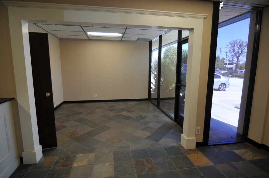 More Photos Of 9301 Jordan Ave, Chatsworth Warehouse For Lease