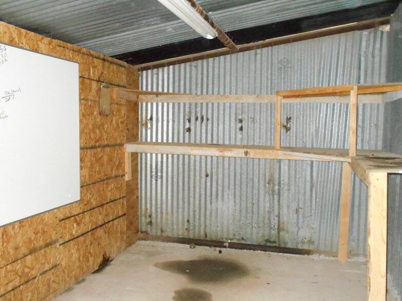 More Photos Of 512 E Greene St, Carlsbad Flex For Sale