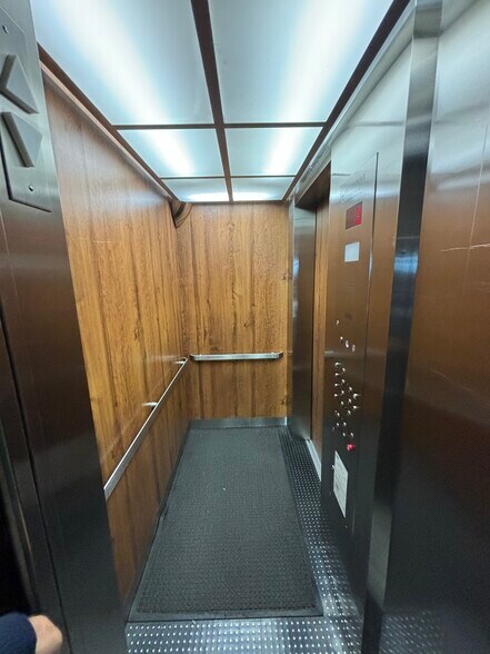 More Photos Of 433 Fifth Ave, New York Office For Lease