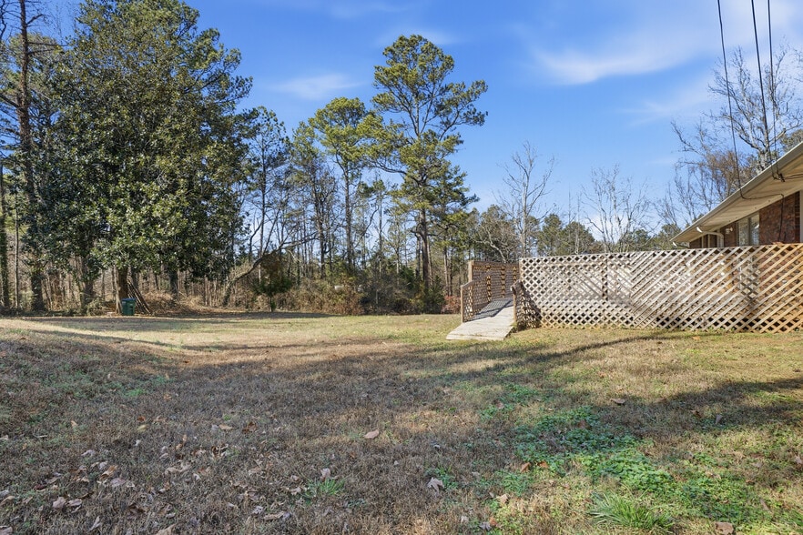 More Photos Of 2239 Scenic Dr, Snellville Office For Sale