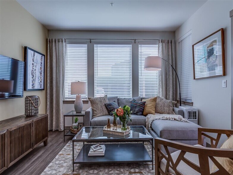 More Photos Of 2200 W Meeker St, Kent Apartments For Lease